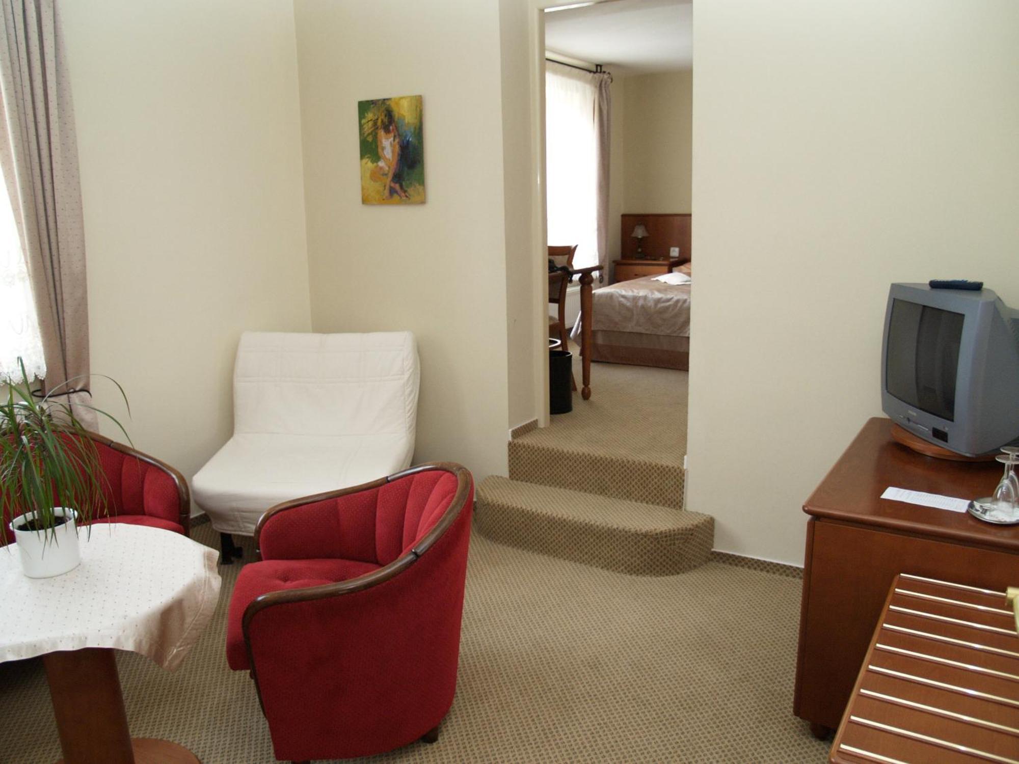 Park Hotel Tartuf Beladice المظهر الخارجي الصورة