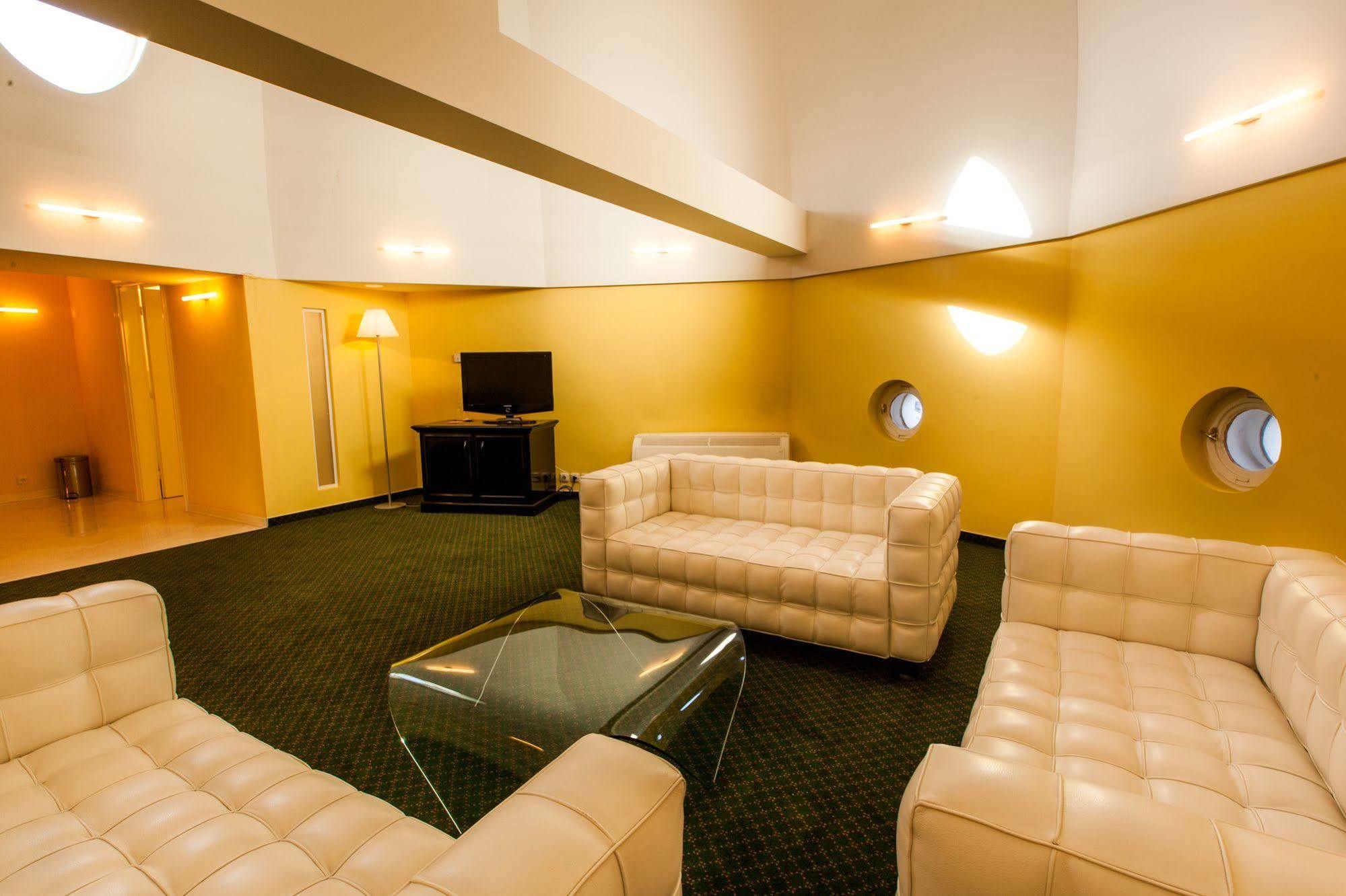 Park Hotel Tartuf Beladice المظهر الخارجي الصورة