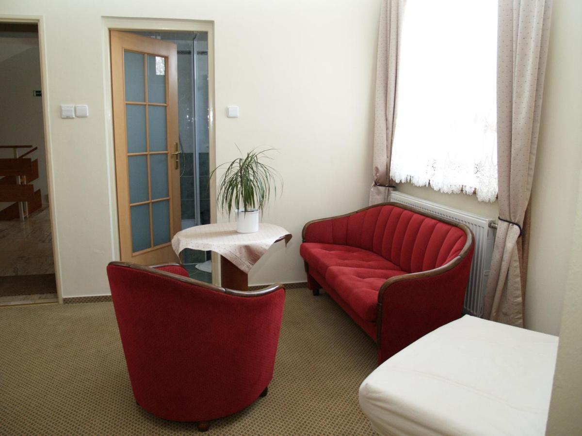 Park Hotel Tartuf Beladice الغرفة الصورة